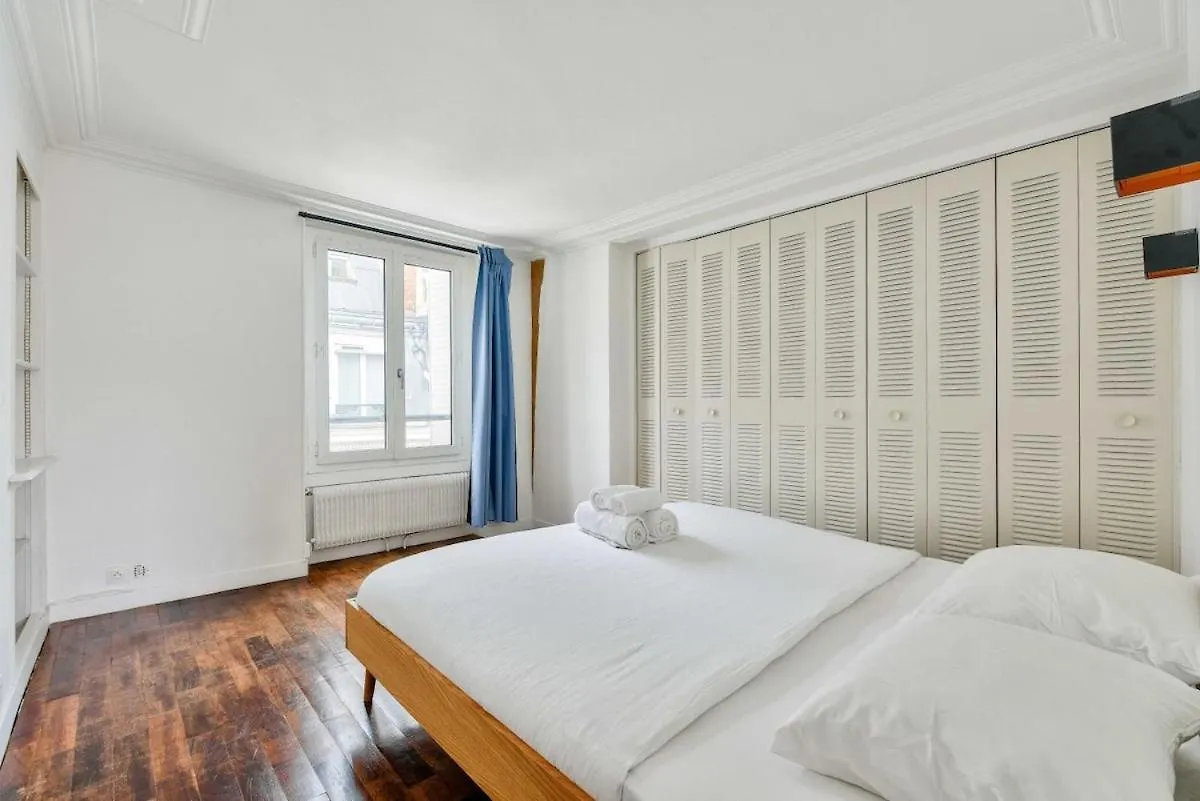 Superb T2 Haussmanien Avec Balcon A 10Min Des Galeries Lafayette Apartman Párizs