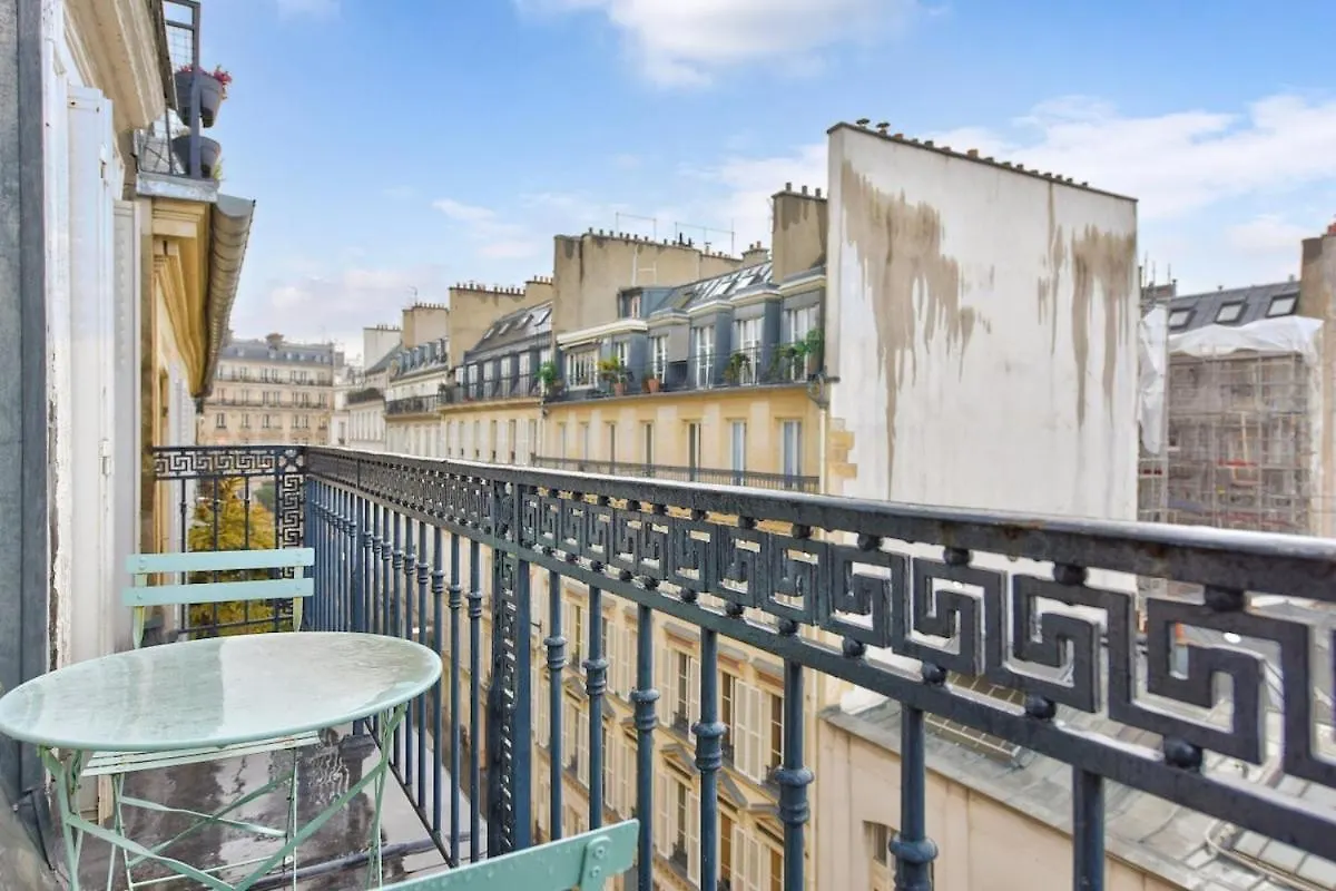 Superb T2 Haussmanien Avec Balcon A 10Min Des Galeries Lafayette Apartment Paris